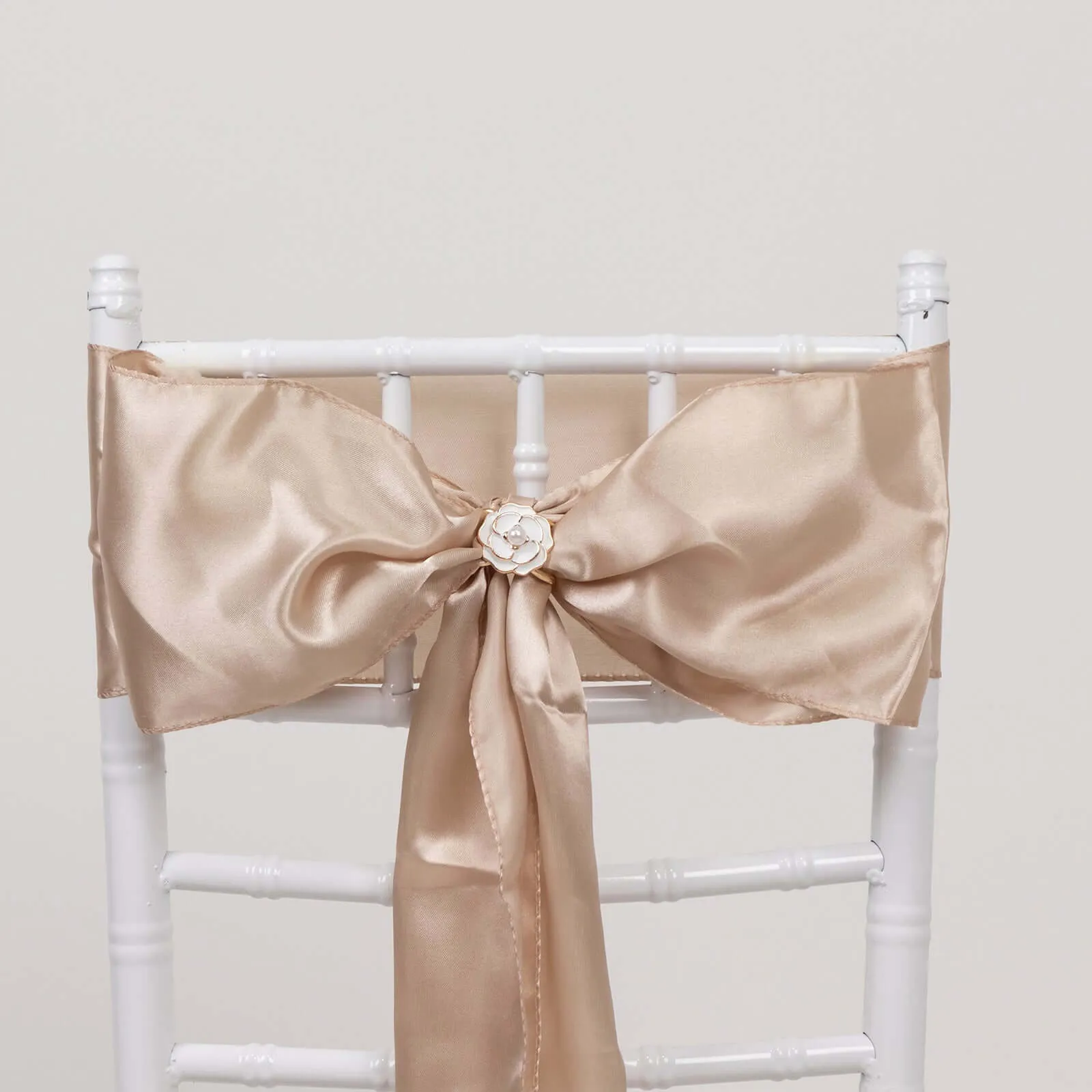 10 Pack White Pearl Floral Metal Chair Sash Pin Buckles with Gold Rim, 3D Rose Shaped Scarf Bow Napkin Rings