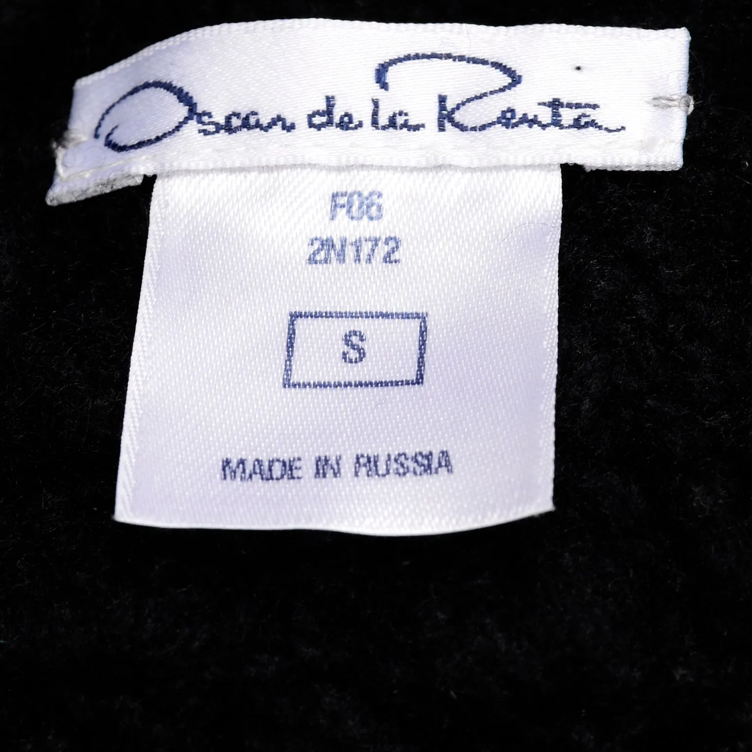 2006 Oscar de la Renta Black Cashmere Pom Pom Bolero Sweater Jacket