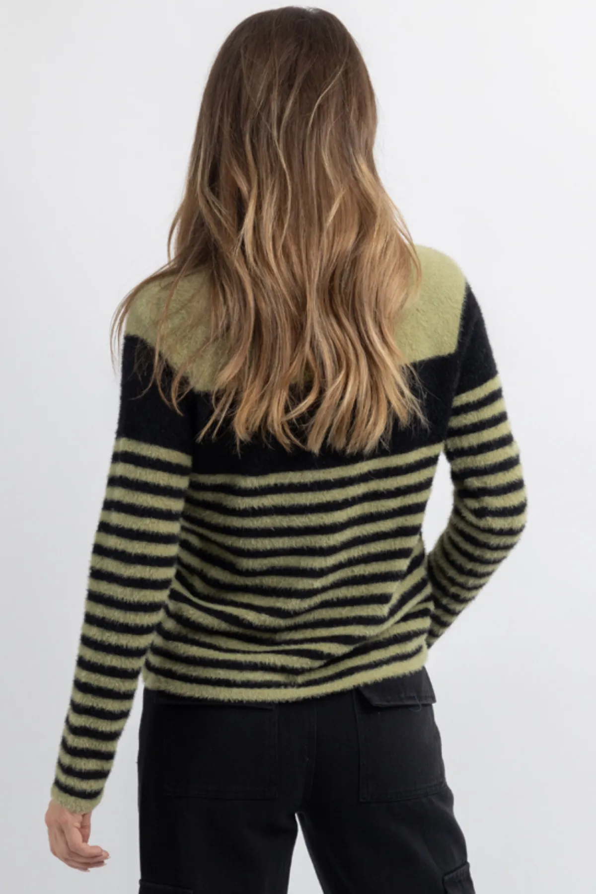 CHAI LATTE OLIVE SWEATER