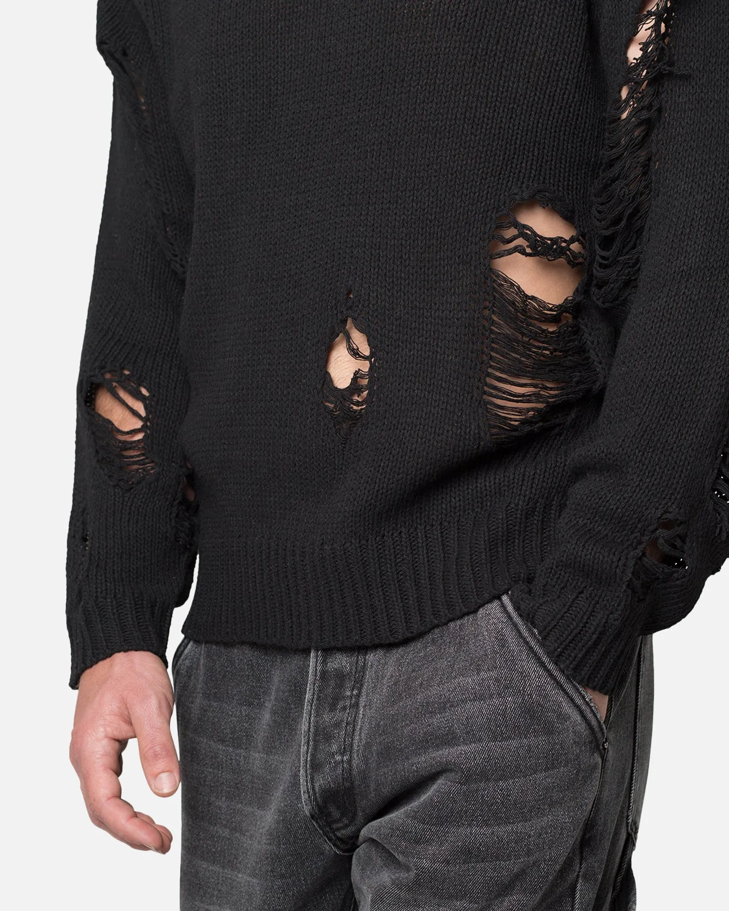 MNML Distressed Sweater Black