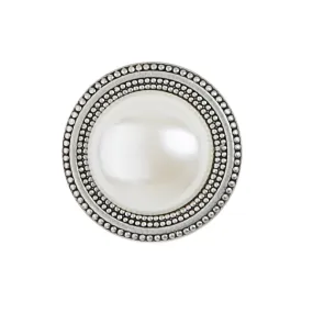 White Pearl in Silver, Magnet