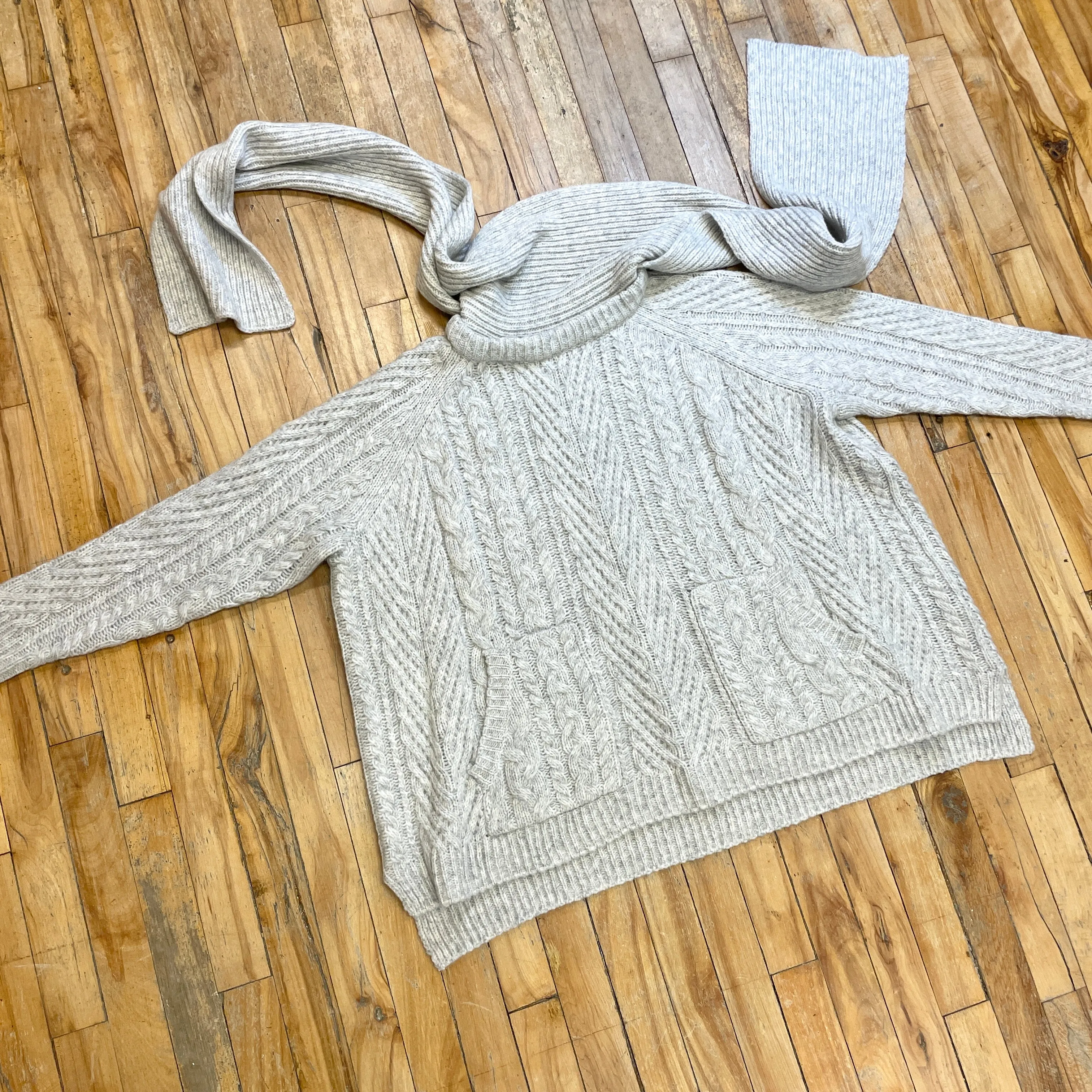 Y2K Marc by Marc Jacobs Vintage Designer Chunky Cable Knit Sweater with Detachable Scarf